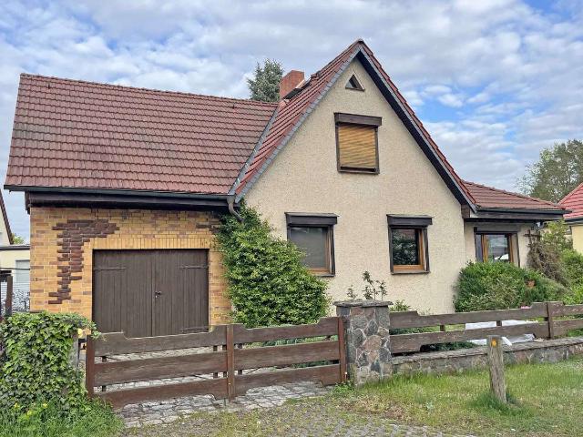 Provisionsfrei für den Käufer… Stadthaus … zentral aber ruhig gelegen …