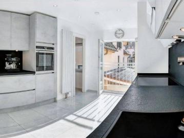 Provisionsfrei für Käufer: Moderne 6 Zimmer Maisonette Wohnung mit Stellplatz im Herzen von Benningen am Neckar