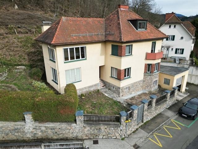 Provisionsfrei für Käufer – vielseitige Stadtvilla mit großem Potenzial in Bruck an der Mur!
