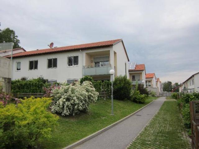 Helle 3 Zimmer Wohnung mit Balkon und Tiefgaragenparkplatz geförderte Miete ODER geförderte Miete mit Kaufoption 3 Zimmer