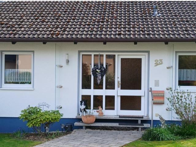 PROVISIONSFREI Großer, charmanter Bungalow mit Untergeschoß keine Renovierungen, nur einziehen!