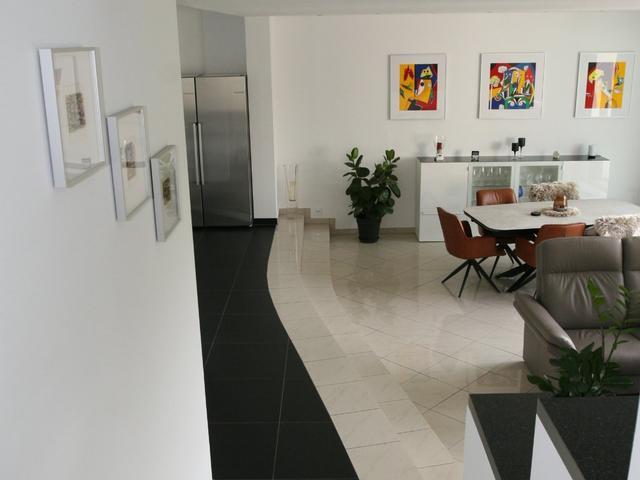 Provisionsfrei ! Großzügige 3,5 Zimmer ETW mit gr. SW Loggia