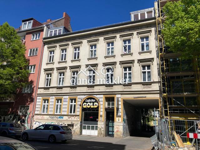 Provisionsfrei. Großzügige Altbauwohnung im Herzen Neuköllns. Bezugsfrei ab dem 1.8.26