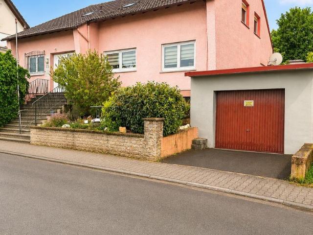 Provisionsfrei! Großzügiges Ein /Zweifamilienhaus mit Garage & Garten in Klein Umstadt