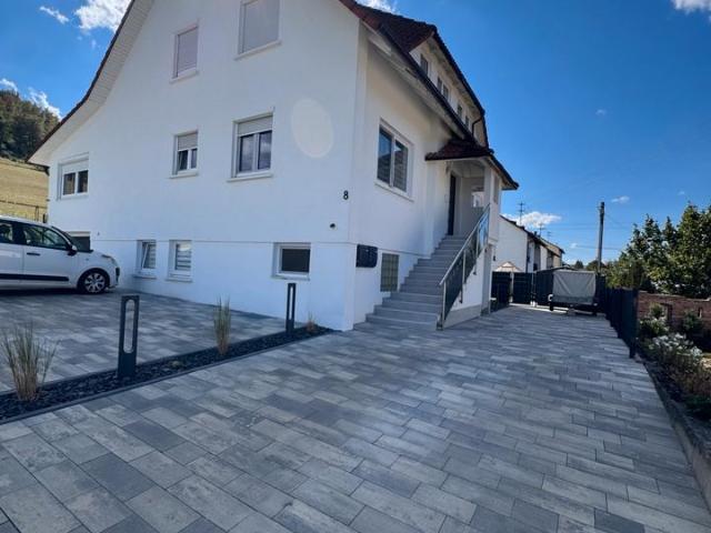Provisionsfrei: Großzügiges Einfamilienhaus mit Einliegerwohnung