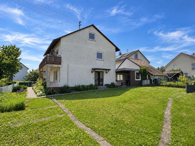 PROVISIONSFREI: Großzügiges Wohnhaus mit vielseitigen Nutzungsmöglichkeiten in Oberderdingen