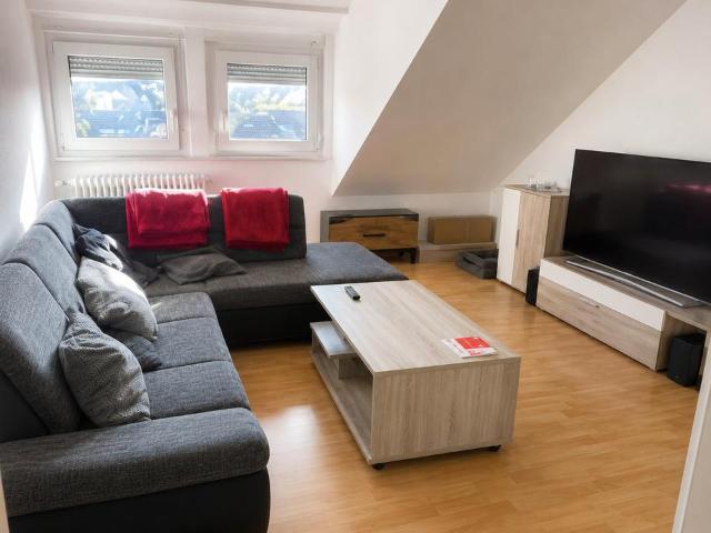 Provisionsfrei: Gut geschnittene 3 Zimmer Wohnung mit Stellplatz