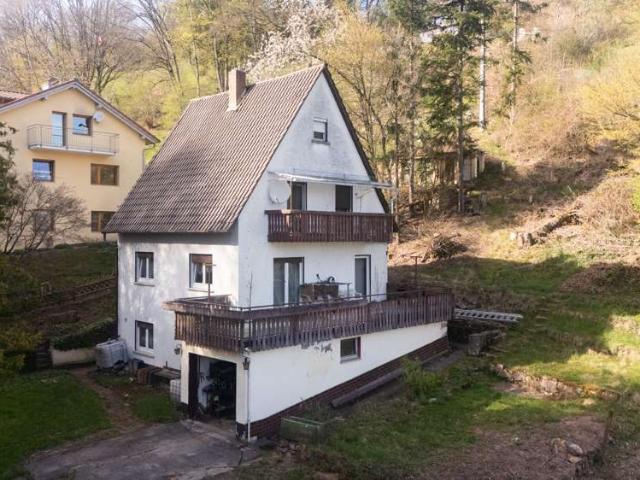 Provisionsfrei! Haus mit Gestaltungsmöglichkeiten in naturnaher Lage
