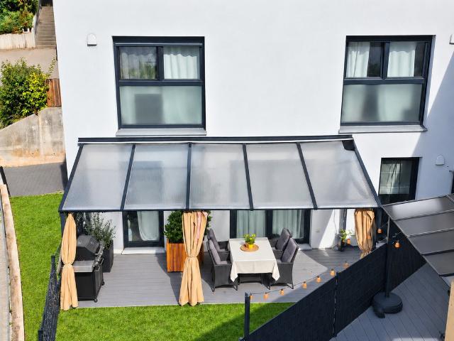 [PROVISIONSFREI] Helle 4 Zimmer Maisonette mit EBK, überdachter Terrasse und 2 Garagenplätzen