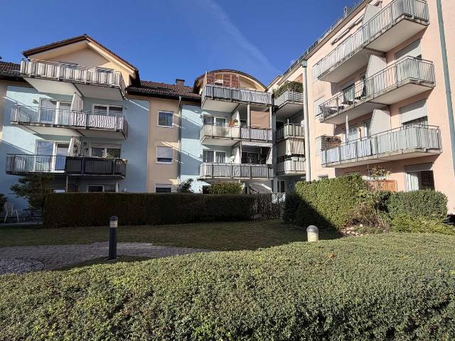 Provisionsfrei: Helle 2 Zimmer EG Wohnung mit Terrasse in ruhiger Lage am Rathausplatz von Traunreut