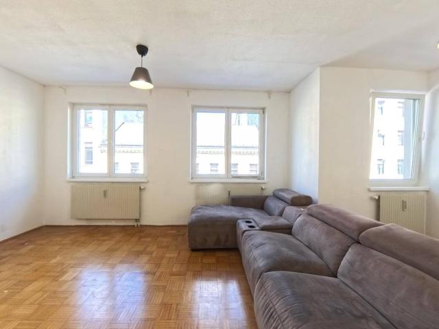 Geräumige 2 Zimmer Wohnung mit Terrasse NEU Nähe Kagraner Platz 445