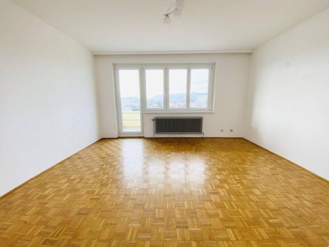 PROVISIONSFREI HELLE 3 ZIMMER WOHNUNG MIT WEITBLICK!