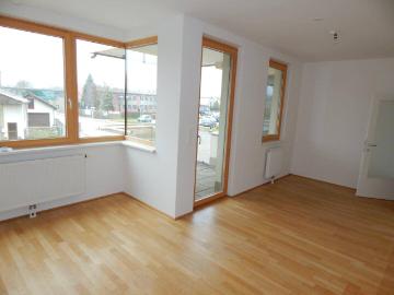 PROVISIONSFREI Helle und ruhige Terrassenwohnung mit Tiefgaragenplatz