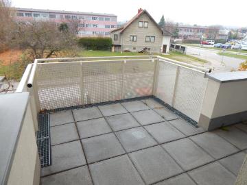 PROVISIONSFREI Helle und ruhige 3 Zimmer Terrassenwohnung mit Tiefgaragenplatz