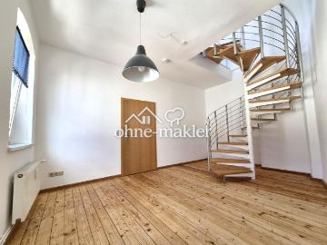 Provisionsfrei: Helle Altbau Maisonette mit 2 Bädern & Balkon – bezugsfrei im Samariterkiez