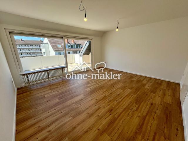 Provisionsfrei: Hochwertig sanierte 4 Zimmer Wohnung mit Südbalkon & Garage
