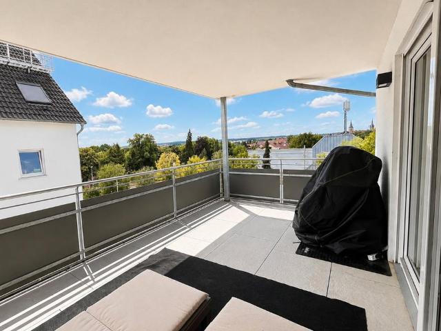 Provisionsfrei: Hochwertige 3 Zi. Wohnung mit großem Sonnenbalkon