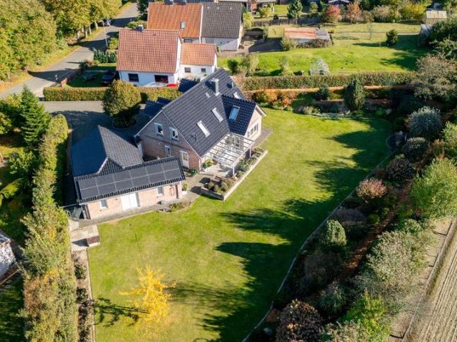 PROVISIONSFREI – Ihr Traumhaus parkähnlich mit moderner Technik