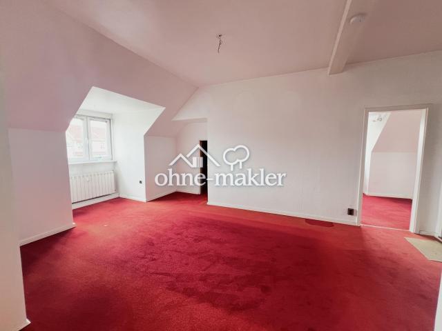 Provisionsfrei in Westend: Helle bezugsfreie 3 Zimmer Dachgeschosswohnung am Steubenplatz