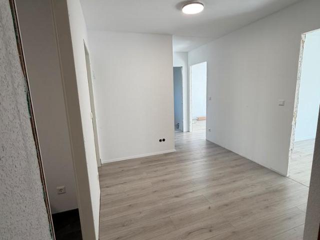 Provisionsfrei | Kernsanierte 3,5 Zimmerwohnung mit Balkon