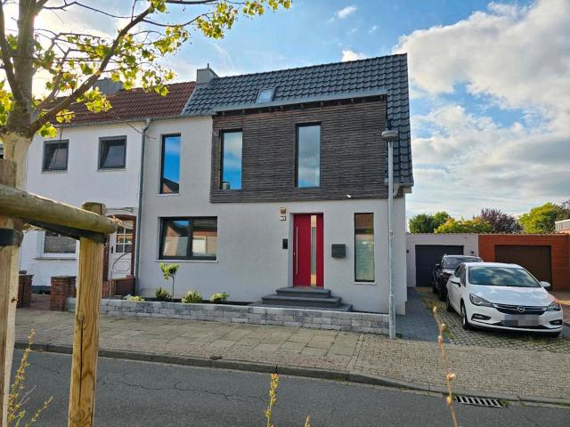 Provisionsfrei* Kernsaniertes Reihenendhaus mit Garten, zentral