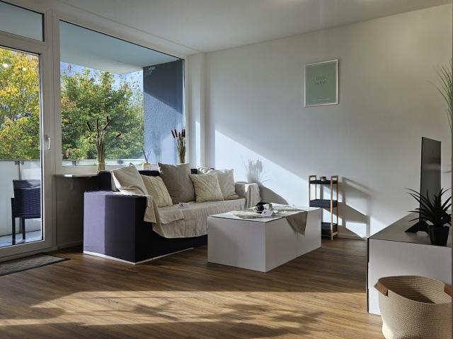 Provisionsfrei | 4 Zimmer, komplett saniert – Balkon & sofort bezugsfrei