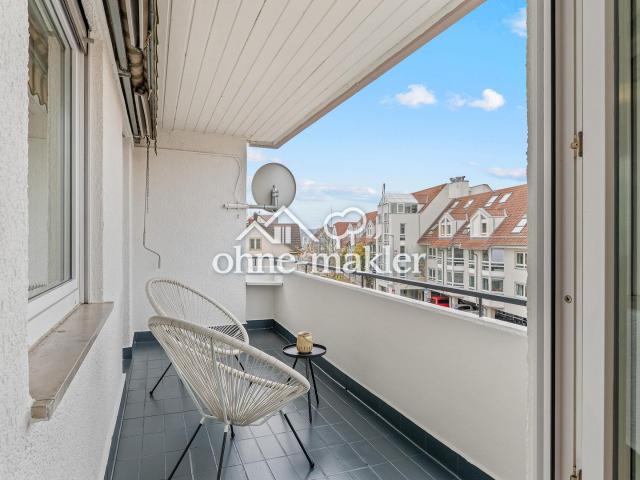 Provisionsfrei: Komplett sanierte 3 Zimmer Wohnung mit 2 Balkonen & TG nahe Altstadt Leonberg