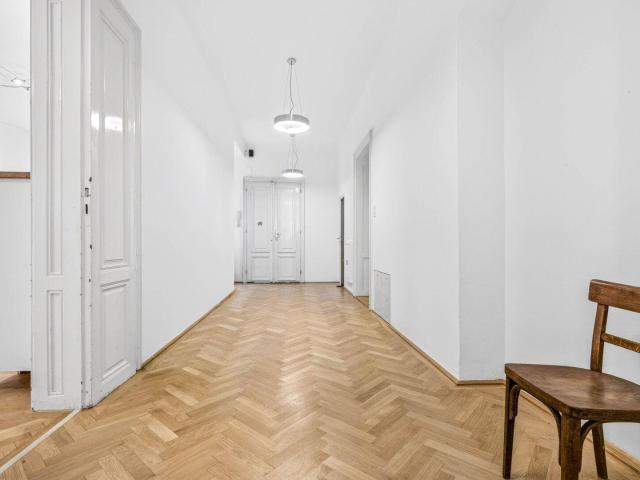 Provisionsfrei, klimatisiert, Lift, repräsentativ und direkt beim Judenplatz!