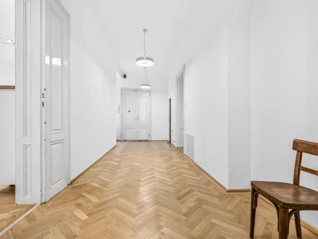 Provisionsfrei, klimatisiert, Lift, repräsentativ und direkt beim Judenplatz!