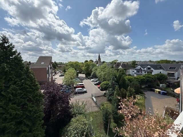 Provisionsfrei* Lage, Lage, Lage: möblierte 2 Z. Wohnung mit Loggia & Weitblick in Meerbusch