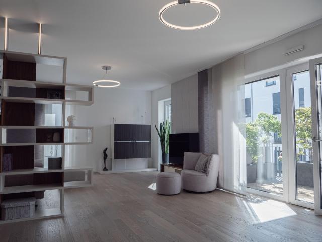 Provisionsfrei: Lichtdurchflutete 3 bis 4 Zimmer Premiumwohnung Bj. 2017 mit TG Stellplatz