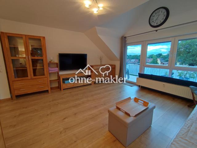 Provisionsfrei: Lichtdurchflutete DG Wohnung mit 16 m² Dachterrasse, Aufzug & TG Stellplatz