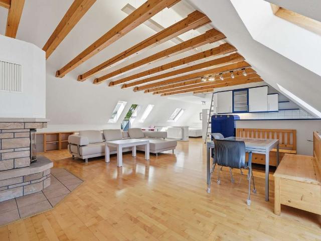 Provisionsfrei! Loftartige Dachgeschosswohnung in Raderberg *Bezugsfrei