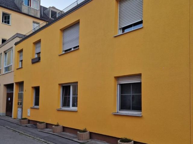 Provisionsfrei* MFH in Augsburg Oberhausen: GEG sicher Klasse D Starkes Soll Rendite Potenzial ca. 7% & 2 Einheiten bezugsfrei!