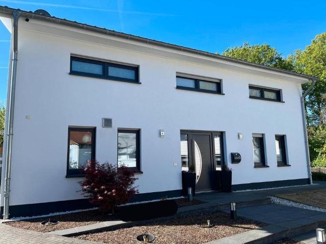Provisionsfrei! Modernes EFH Bj. 2016 mit Garten & PV