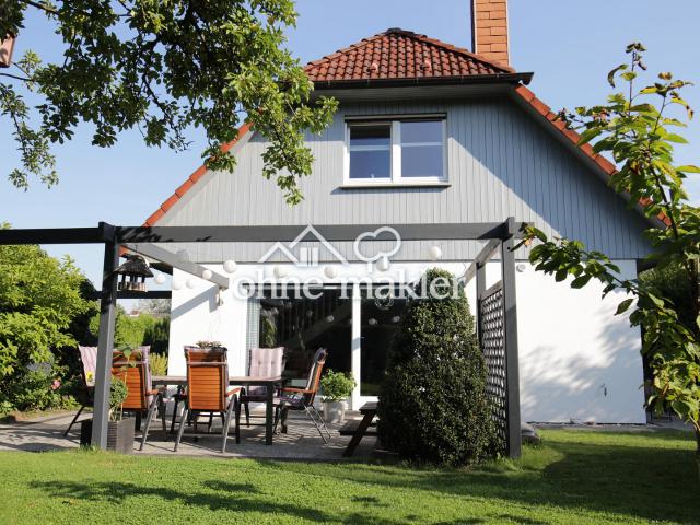 PROVISIONSFREI: Modernes Einfamilienhaus mit Südterrasse, Carport, zentrale und ruhige Lage