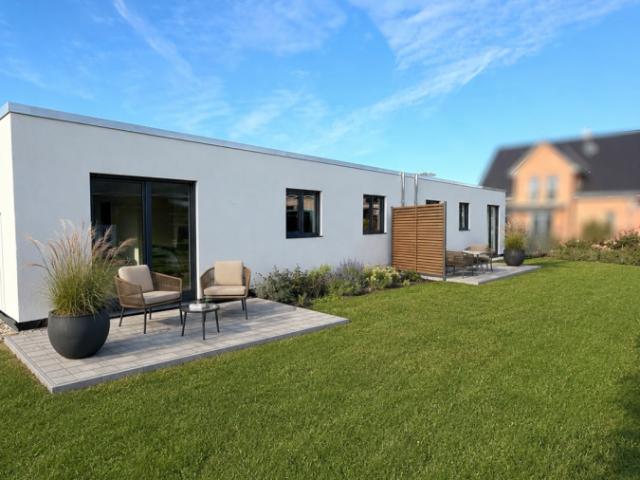 Provisionsfrei* Moderner Bungalow DHH im Erstbezug