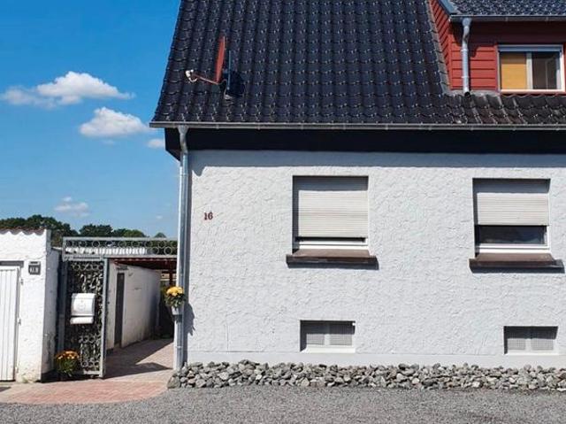 PROVISIONSFREI modernisierte Doppelhaushälfte Nähe Tierpark