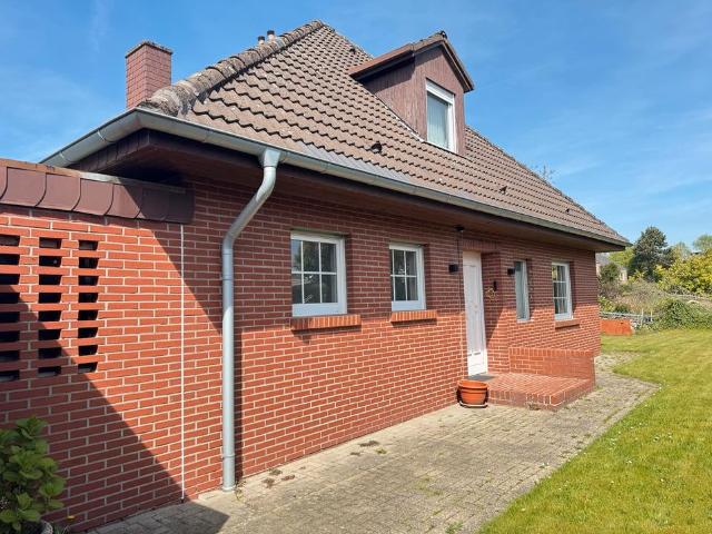 Provisionsfrei! Modernisiertes Ein Zweifamilienhaus