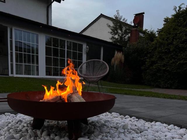Provisionsfrei | Modernisiertes Haus 2 Wintergärten, Feuerlounge