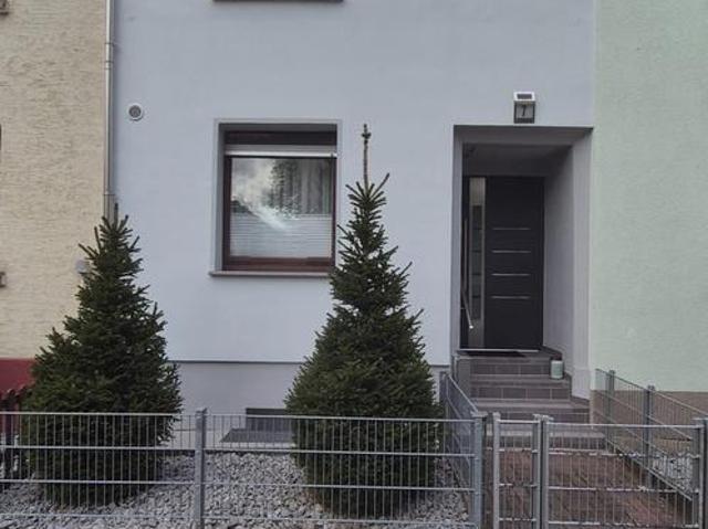 Provisionsfrei: Modernisiertes Reihenmittelhaus, zentral in WZ