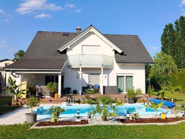 Provisionsfrei ohne Makler Energiesparhaus mit beheizbarem GFK Pool & XL Garage: Zentrales Wohnglück in Pinkafeld