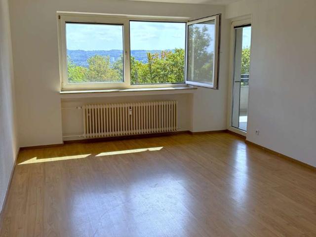 Provisionsfrei! Renovierte 2 Zimmer Wohnung mit Balkon & 15.000 € Rücklage