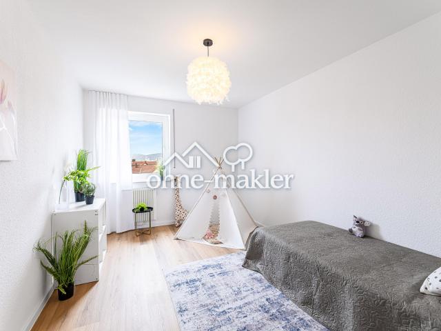 PROVISIONSFREI: Renovierte 3 Zimmer Wohnung mit Balkon, Domblick, Aufzug und Garage