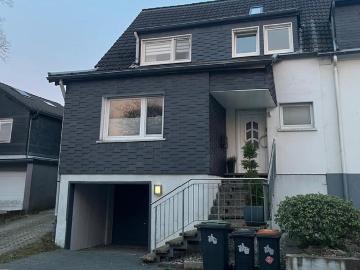 –Provisionsfrei– Reihenendhaus mit großem Garten