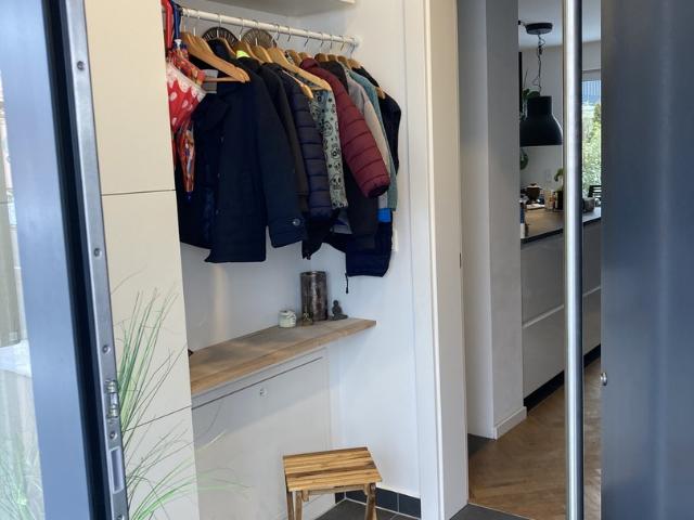 Provisionsfrei! RMH 5 Zi 2 Bäder, 2 Dachterrassen, 2 TG – Energie A, Bezug Dez