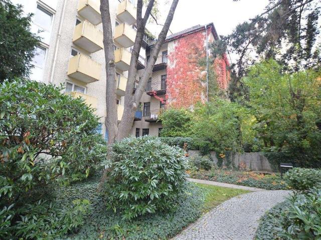 Provisionsfrei * Ruhige sanierte 2 Zimmer Wohnung in Bestlage Schwabing zum Selbstbezug