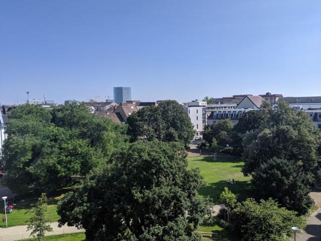 Provisionsfrei* Schillerplatz: DG, Aufzug, Terrasse und TG Stellplatz im Herzen der Stadt