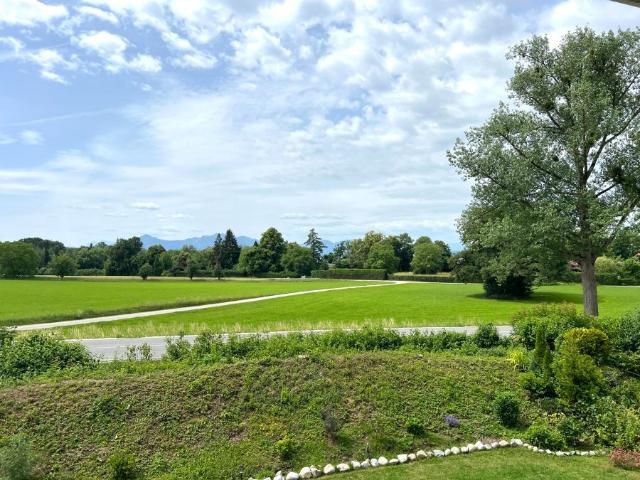 Provisionsfrei* Schöne 3 Zimmer Wohnung in Seenähe mit 2 Balkonen, Carport und Stellplatz