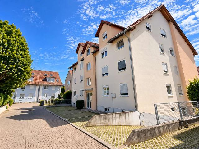 Provisionsfrei! Schöne 3 Zimmer Wohnung mit Balkon, Edingen